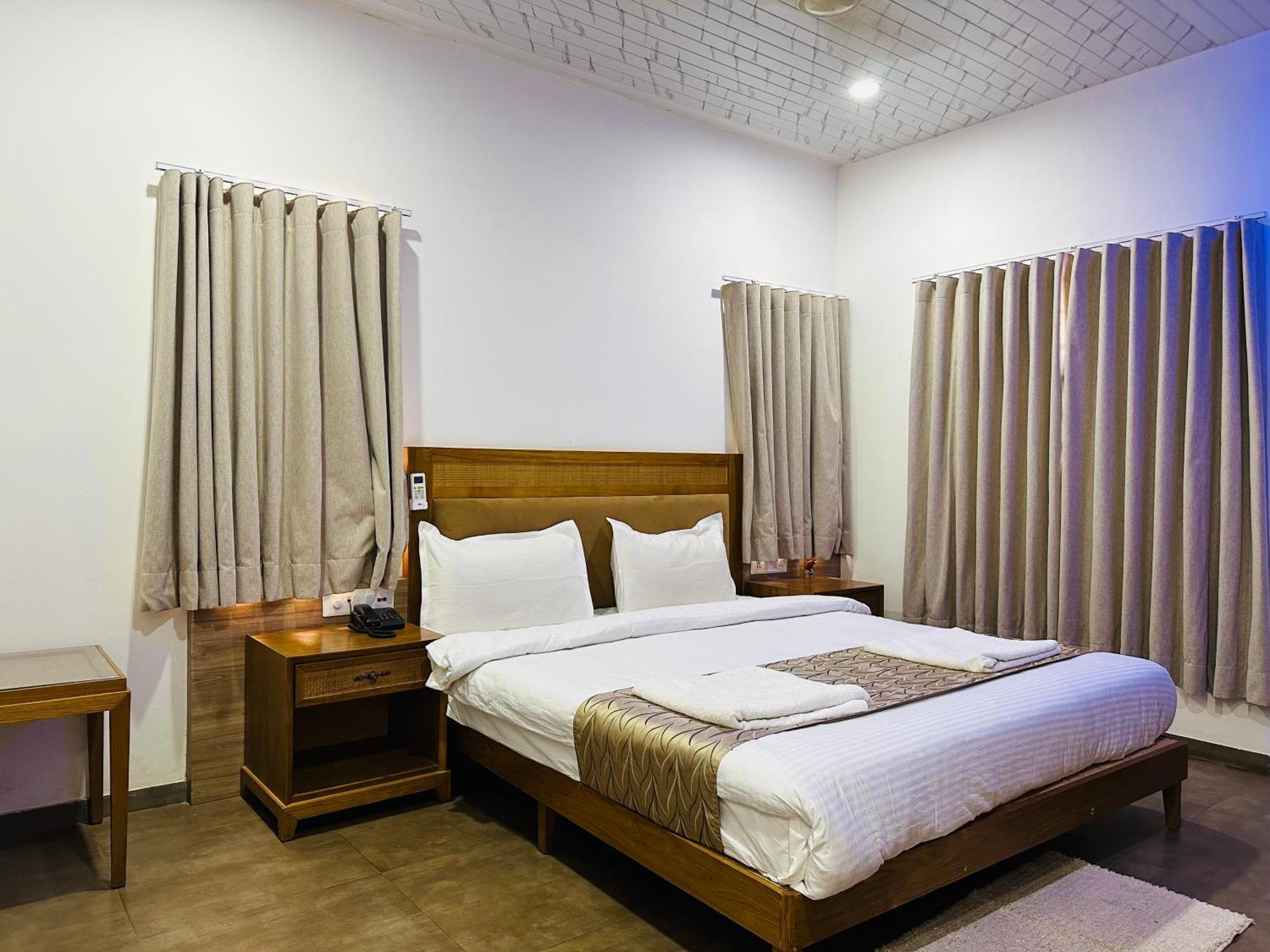 ไลอ้อน พาร์ค โฮเต็ล แอนด์ รีสอร์ต Hotel ชาซันเกอร์ ภายนอก รูปภาพ