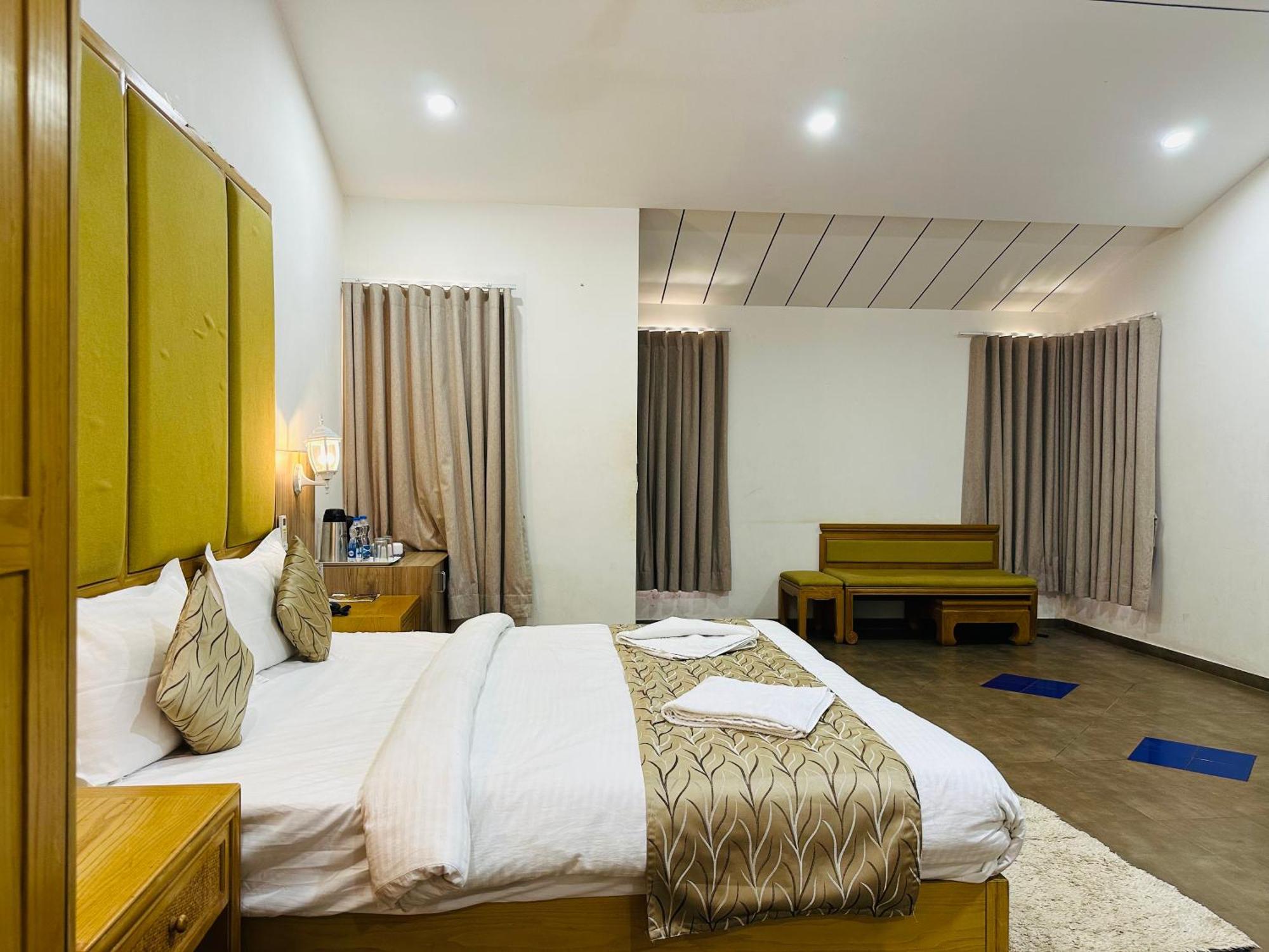 ไลอ้อน พาร์ค โฮเต็ล แอนด์ รีสอร์ต Hotel ชาซันเกอร์ ภายนอก รูปภาพ